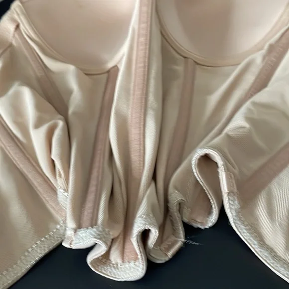 Boustier Patted with Wire Support - Picture 9 of 9